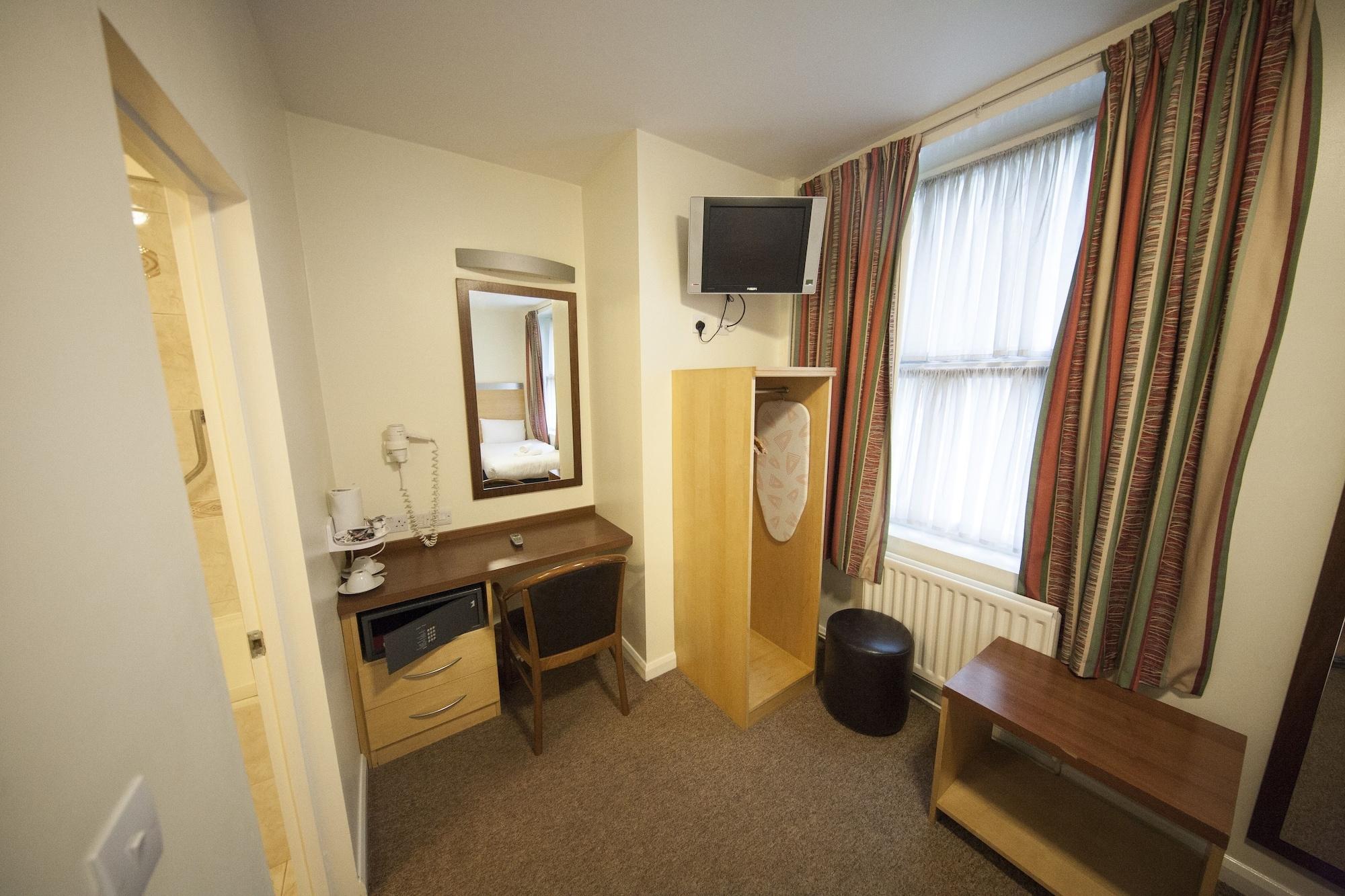 Maiden Oval Hotel London Exterior photo