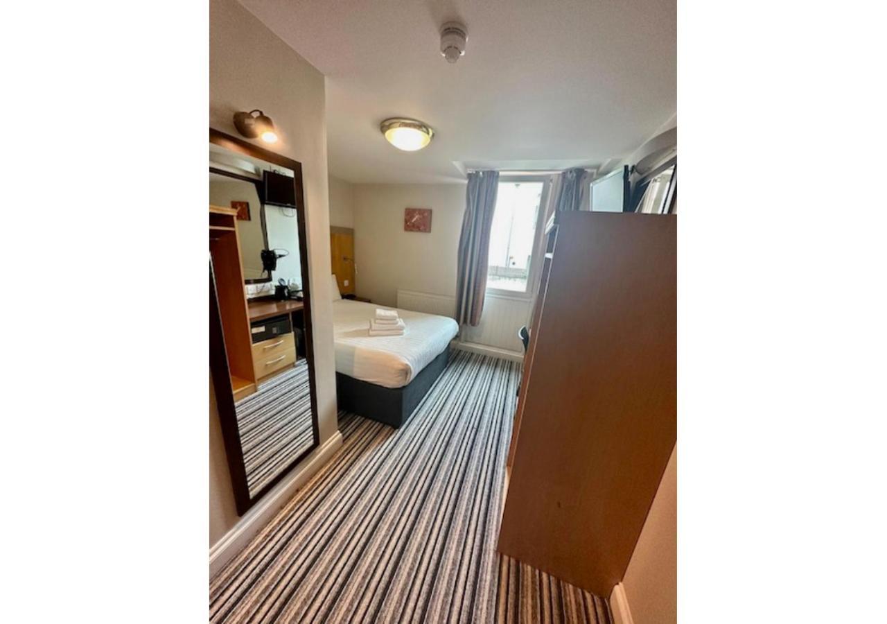 Maiden Oval Hotel London Exterior photo
