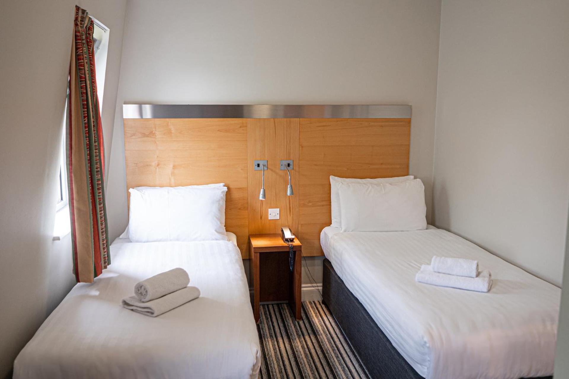Maiden Oval Hotel London Exterior photo