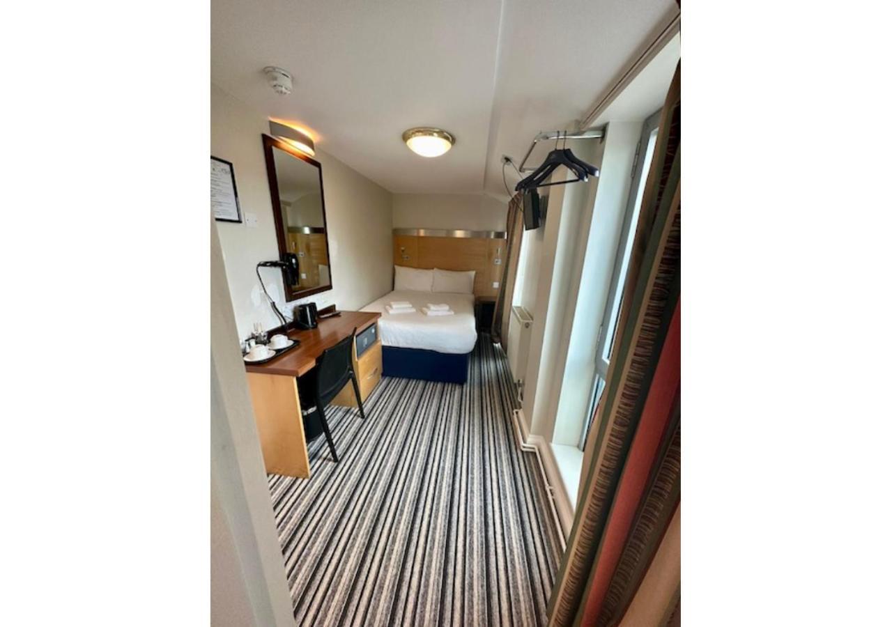 Maiden Oval Hotel London Exterior photo