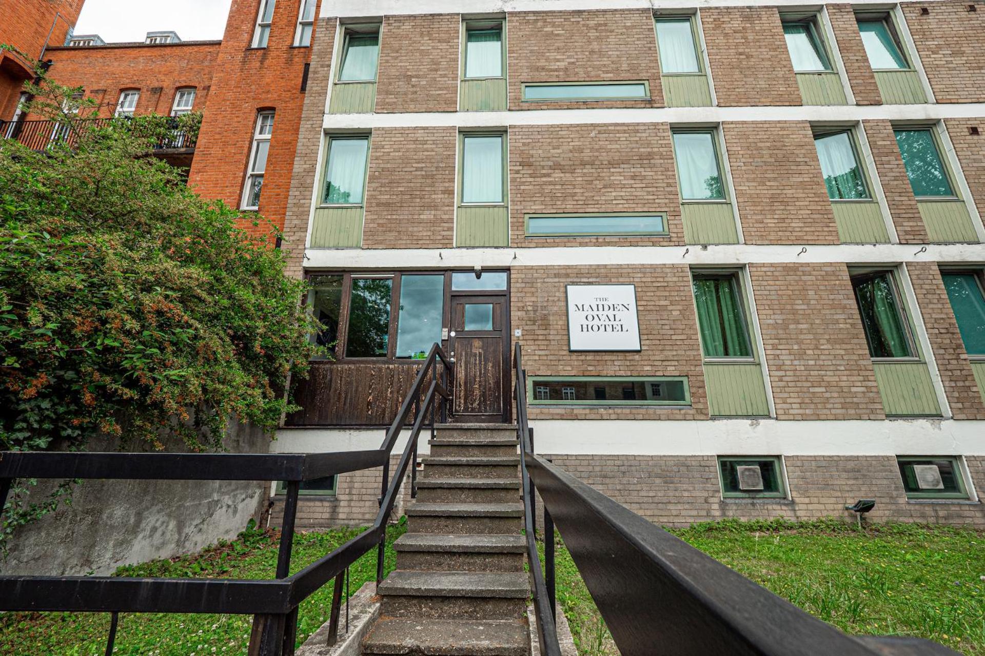Maiden Oval Hotel London Exterior photo