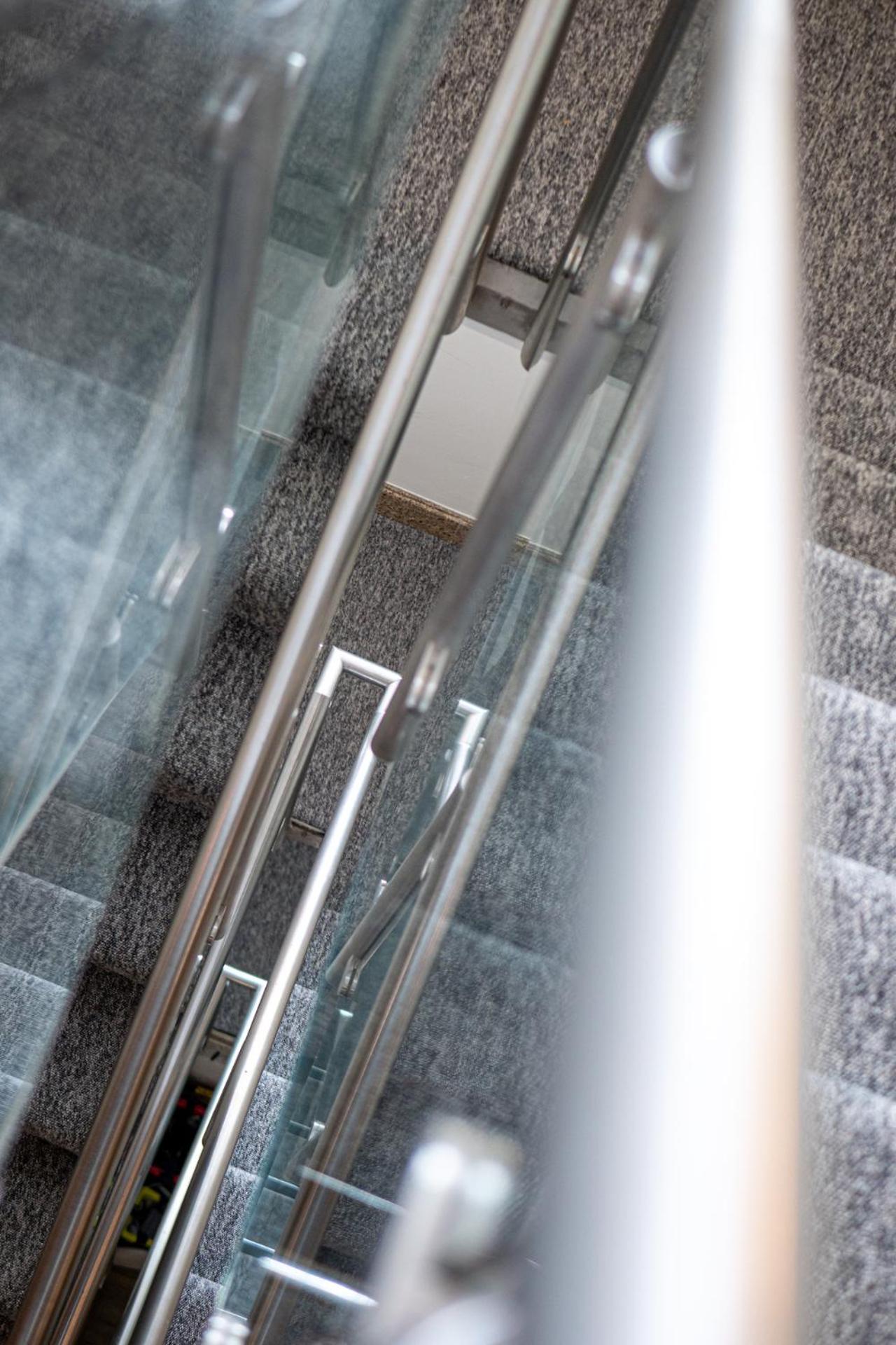Maiden Oval Hotel London Exterior photo